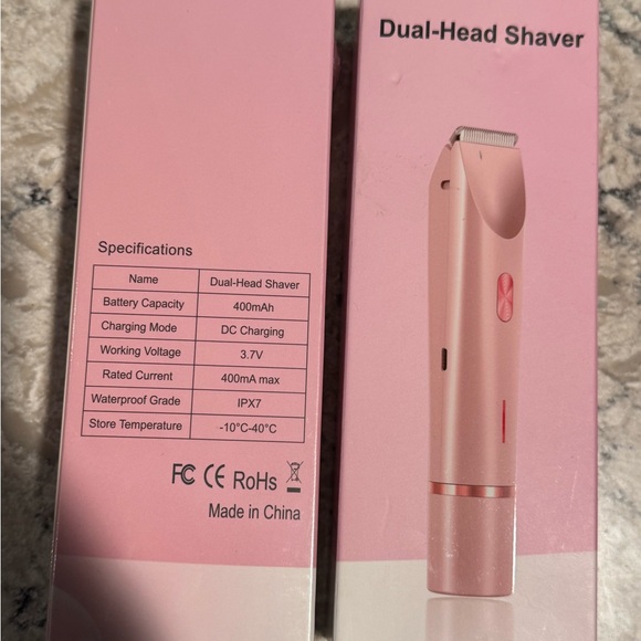 Pink Dual-Head Shaver - Picture 3 of 4